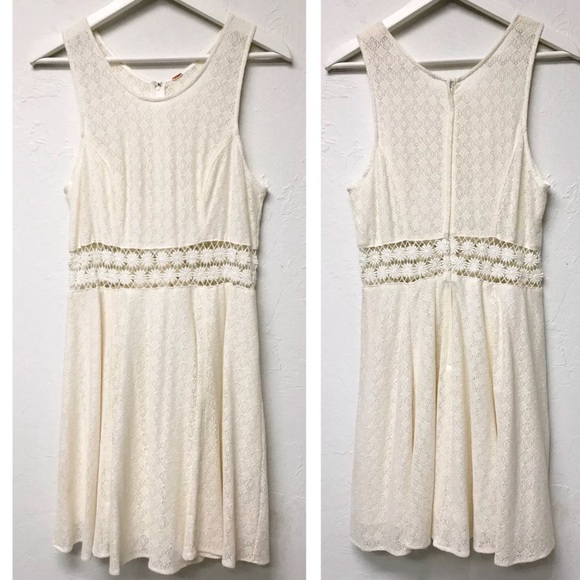Free People Ivory Floral Daisies Dress Size 12 L Mini Cutout Taylor Swift Cute - Picture 7 of 9